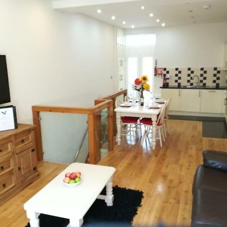 Spacious, Ground Floor, 2 Bedroom Apartment, Uplands, Σουόνσι Εξωτερικό φωτογραφία